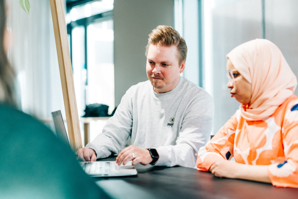 Tälle kuvalle ei ole vaihtoehtoista kuvatekstiä. Tiedoston nimi on pop-up-56.png